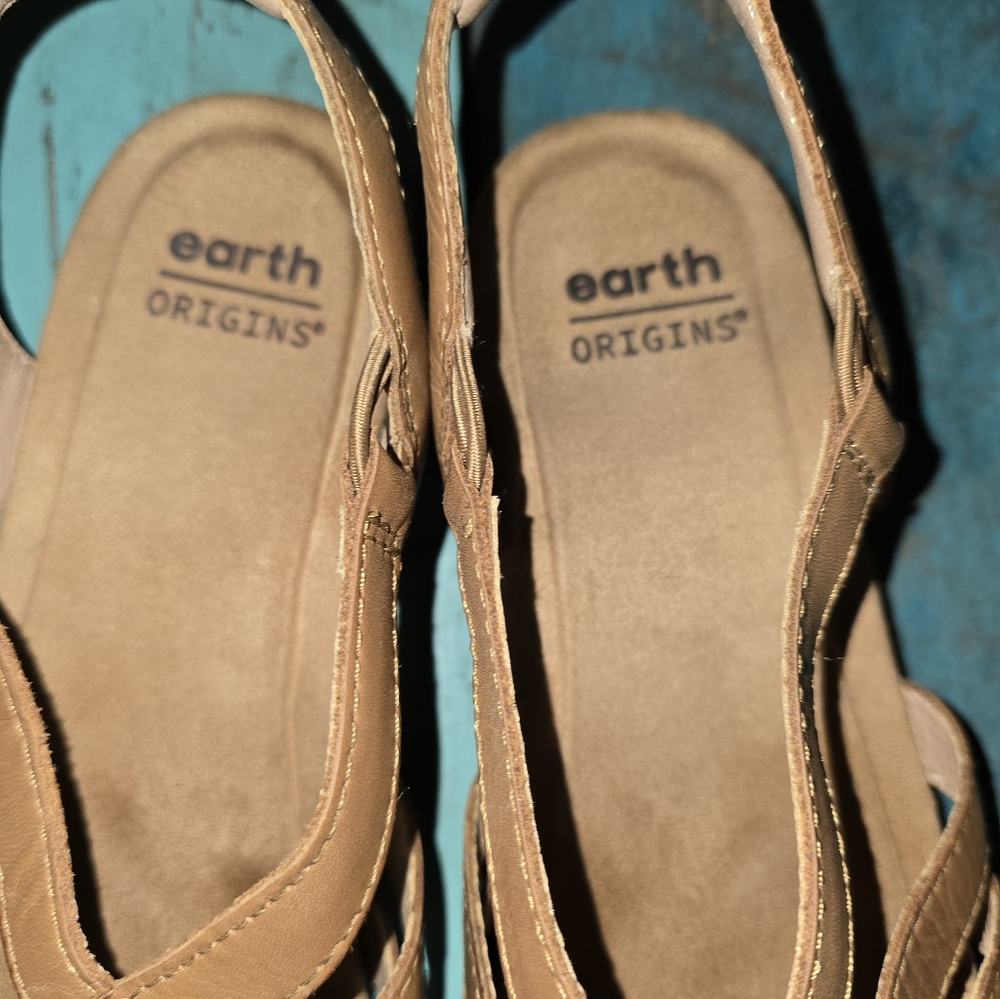 Women's Earth Origin sandals sz 9 - Picture 2 of 5